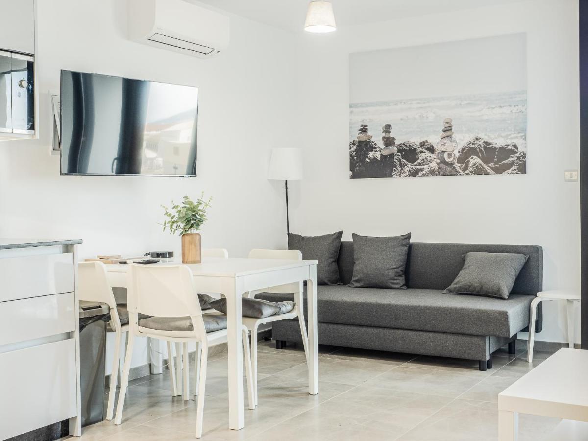 Brand New Studio Near The Beach, ยิบรอลตาร์ ภายนอก รูปภาพ