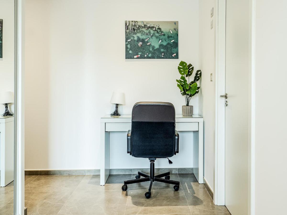 Brand New Studio Near The Beach, ยิบรอลตาร์ ภายนอก รูปภาพ