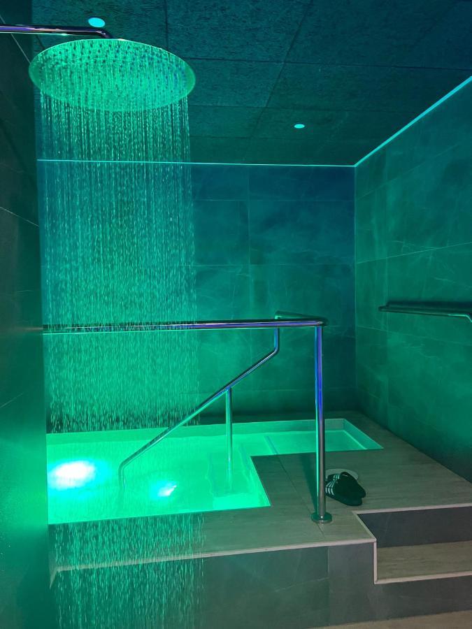 Brand New Studio Near The Beach, ยิบรอลตาร์ ภายนอก รูปภาพ