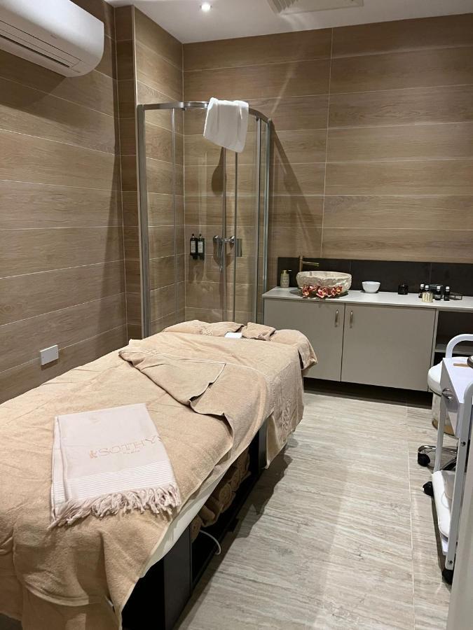 Brand New Studio Near The Beach, ยิบรอลตาร์ ภายนอก รูปภาพ